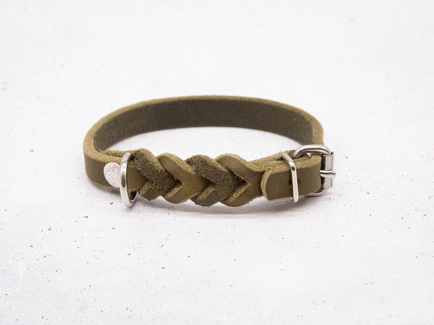 Collier en cuir olive