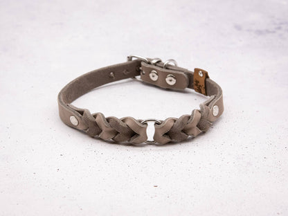 Collier en cuir gris sable