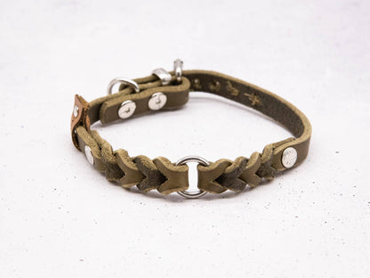 Collier en cuir olive