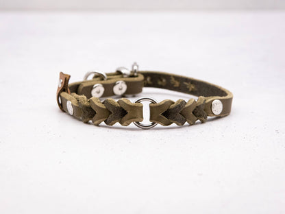Collier en cuir olive