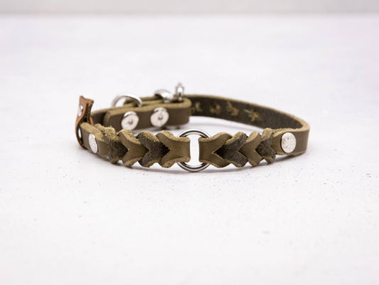 Collier en cuir olive