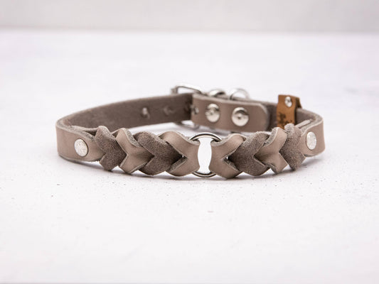 Collier en cuir gris sable