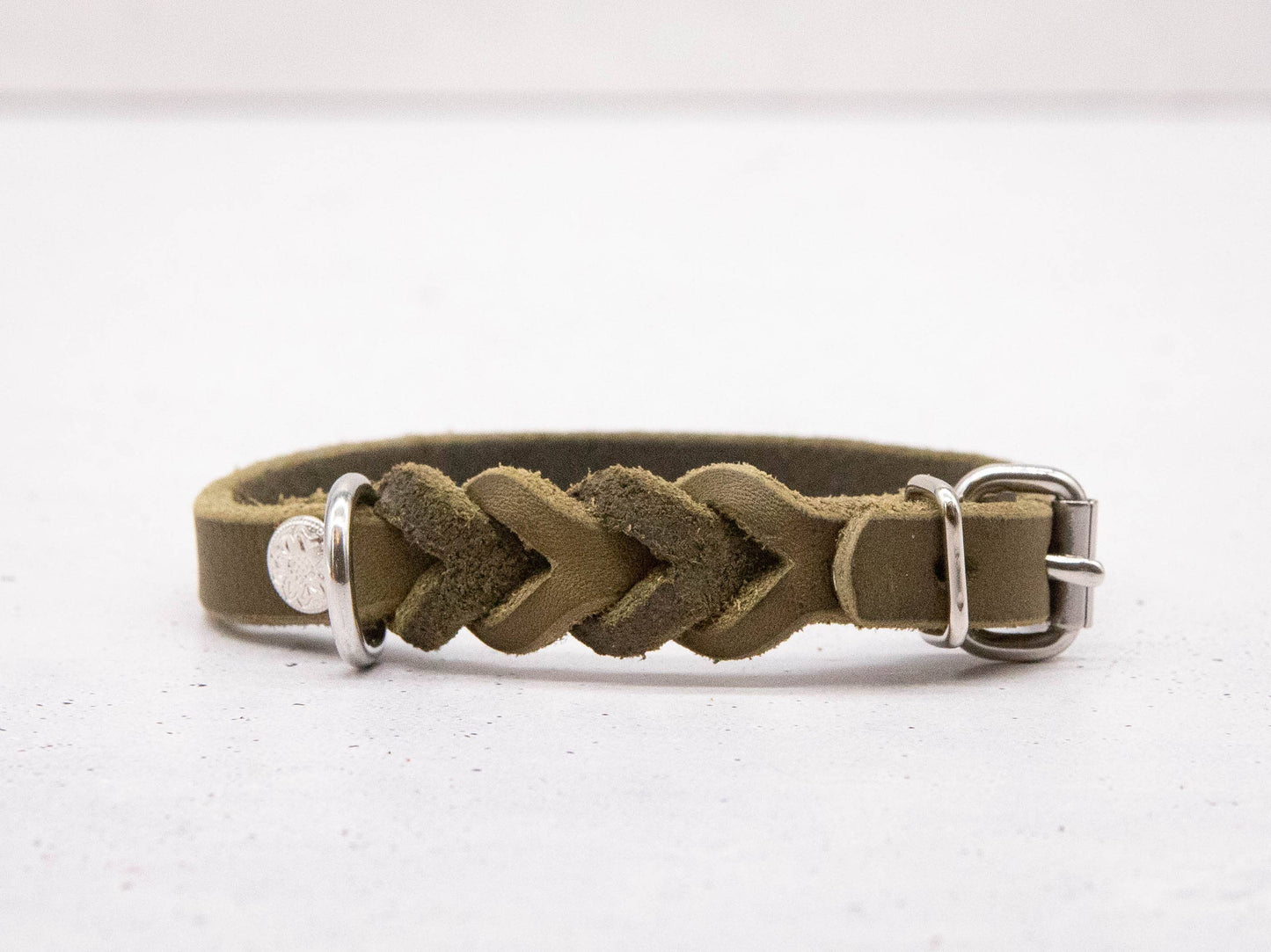 Collier en cuir olive
